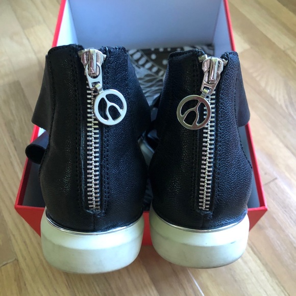 Wishbone Paola Sandals Black size 8 - Picture 4 of 6